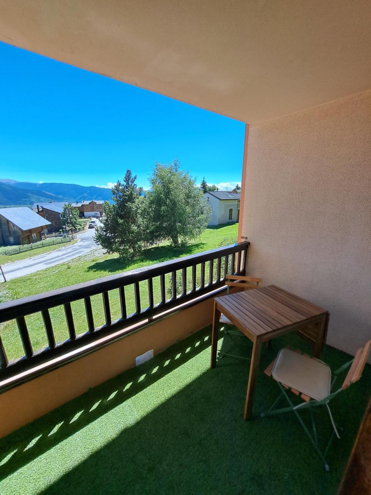 Studio Cabine 4 Couchages, Vue Face Aux Montagnes Font-Romeu-Odeillo-Via Exterior photo