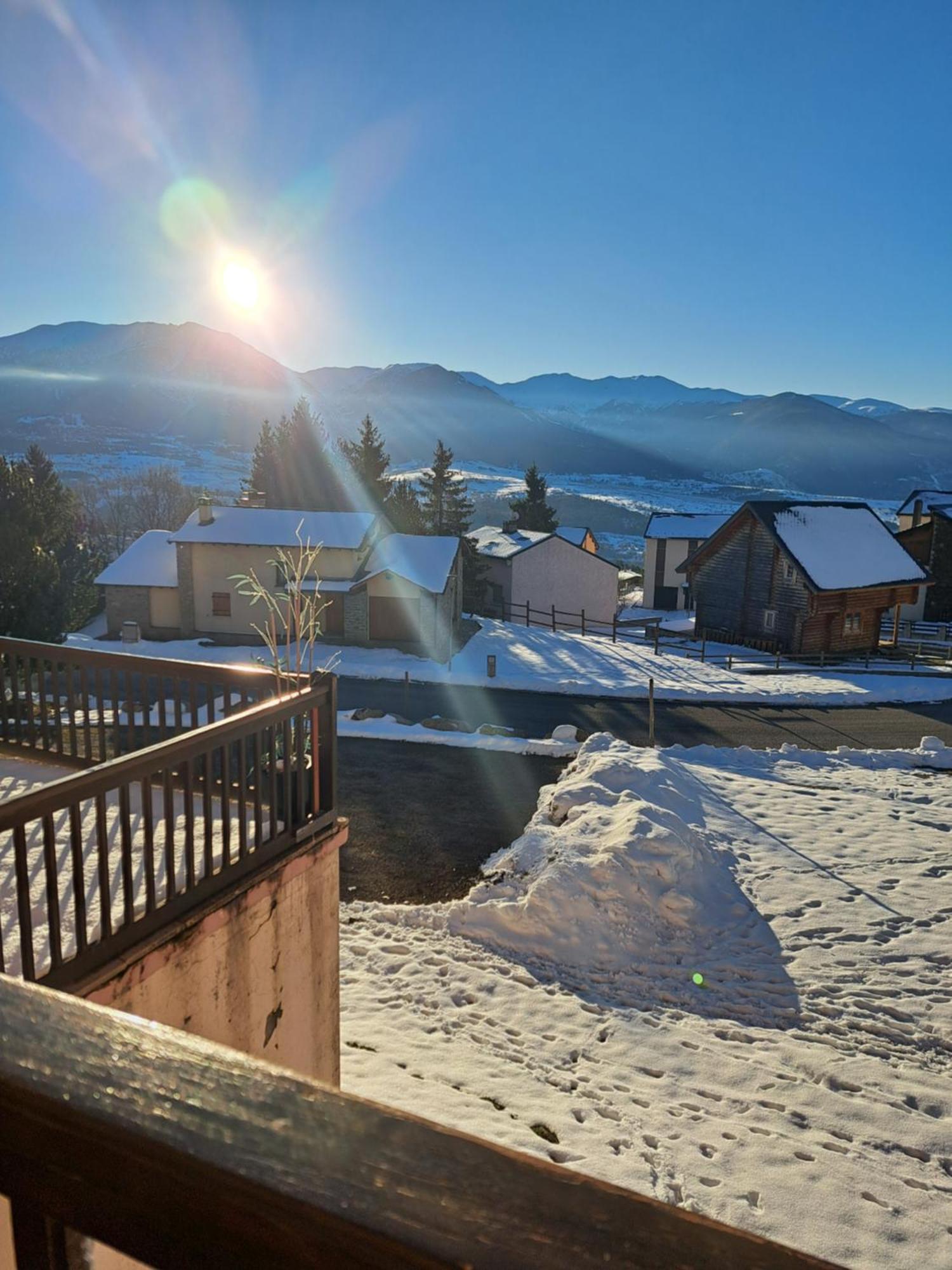 Studio Cabine 4 Couchages, Vue Face Aux Montagnes Font-Romeu-Odeillo-Via Exterior photo